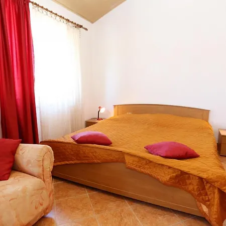 4442a Apartment Lumbarda